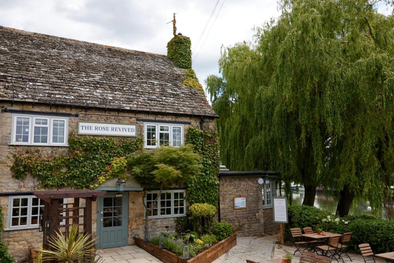Rose Revived By Chef & Brewer Collection Gasthof Witney